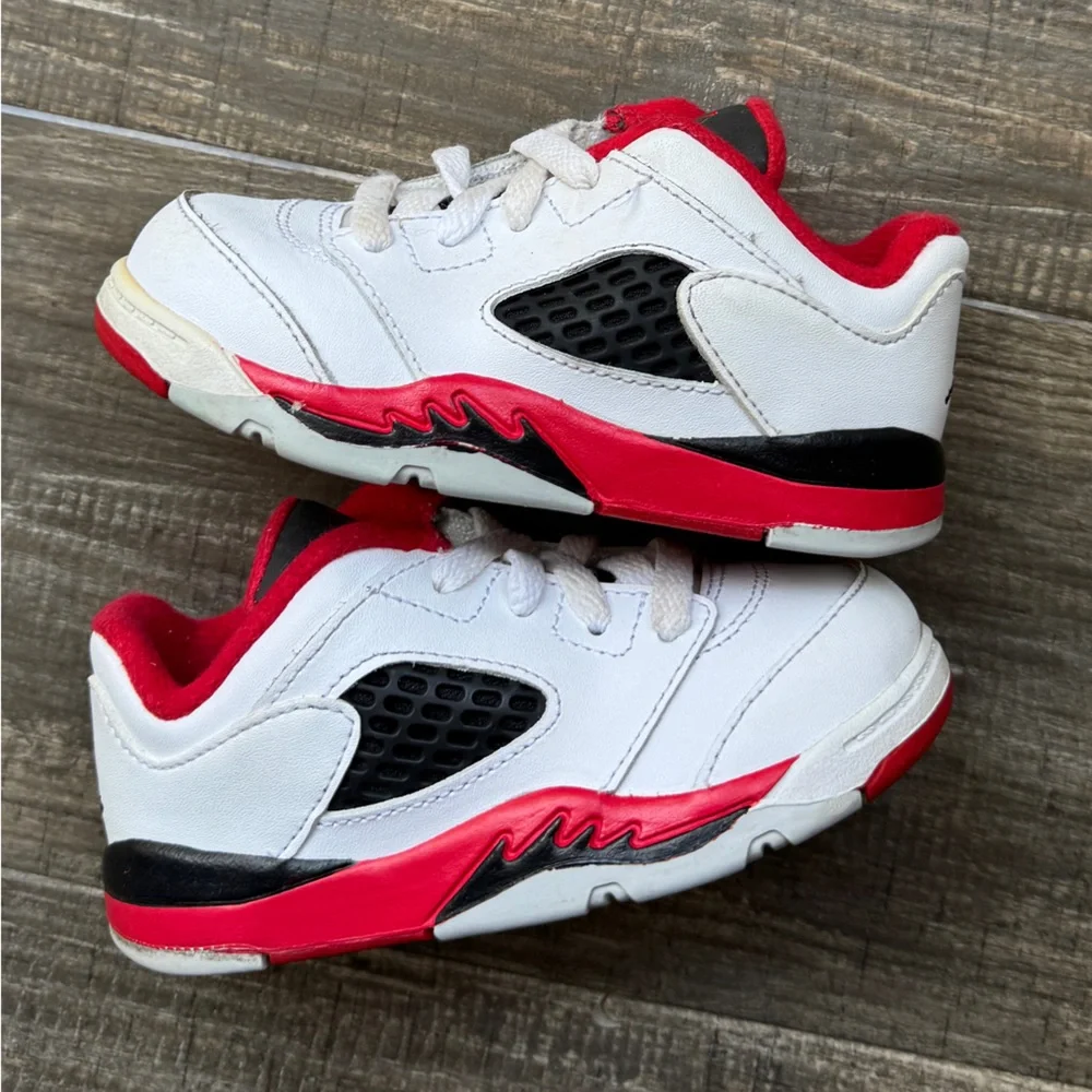 Jordan 5 retro fire red low 7c